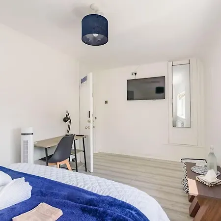 Great Barr Near Junction 7 M6 Guest house Birmingham